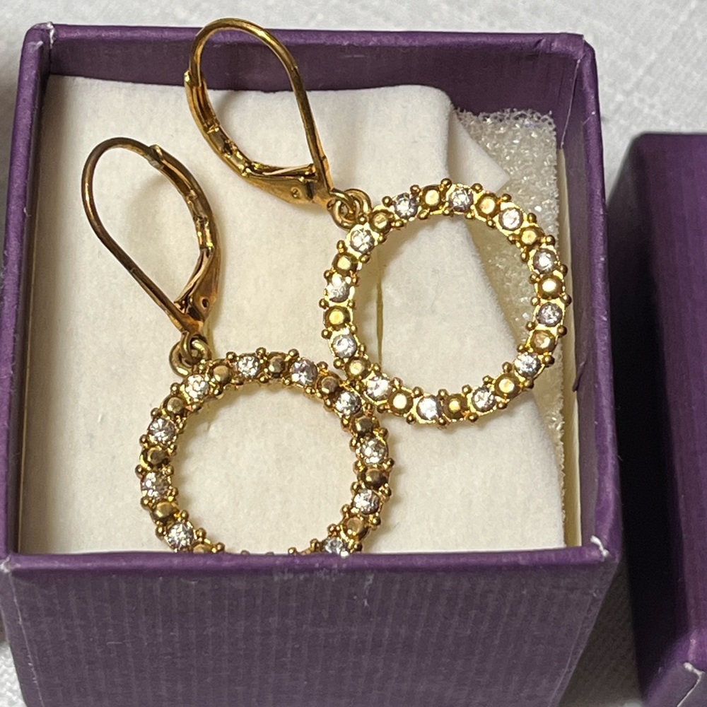 New Avon Vintage Gold Tone Eternity Circle Rhinestone Hoop Earrings. leverback.